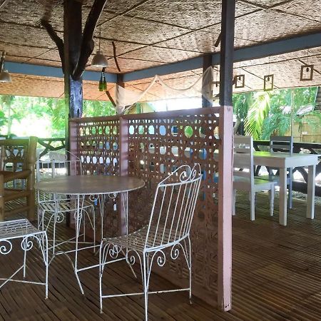 Beach House Resort And Dive Center Mambajao Esterno foto