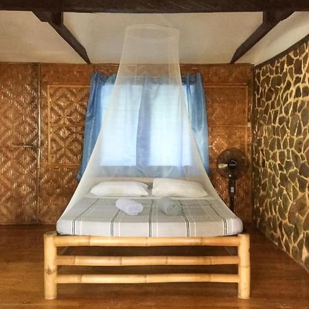 Beach House Resort And Dive Center Mambajao Esterno foto