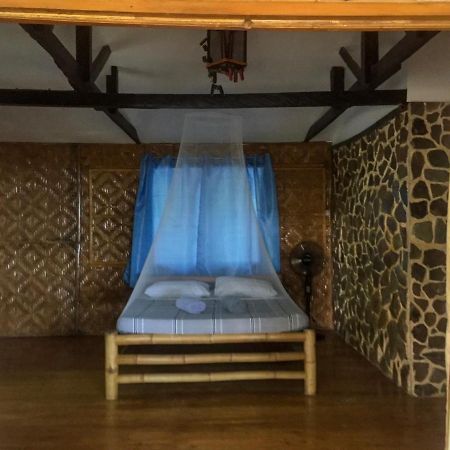 Beach House Resort And Dive Center Mambajao Esterno foto