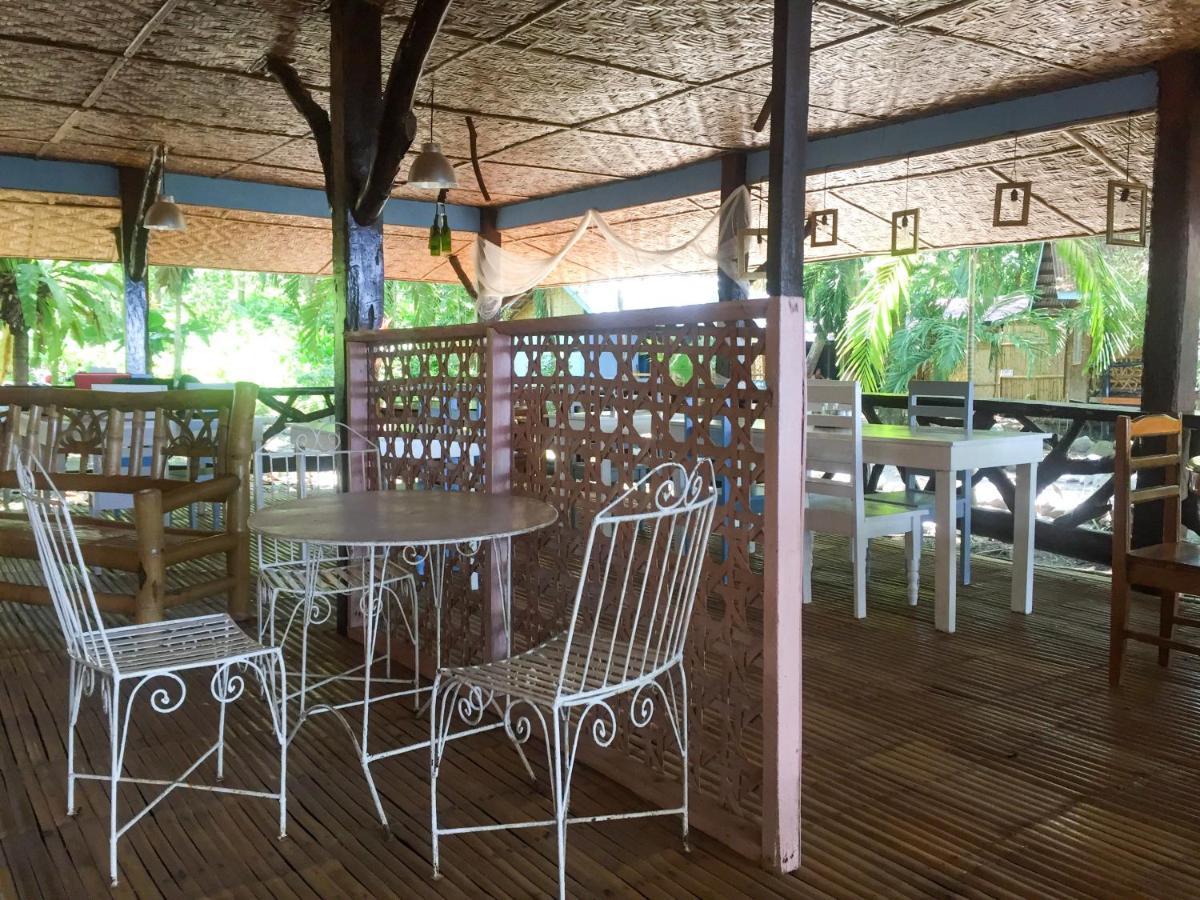 Beach House Resort And Dive Center Mambajao Esterno foto