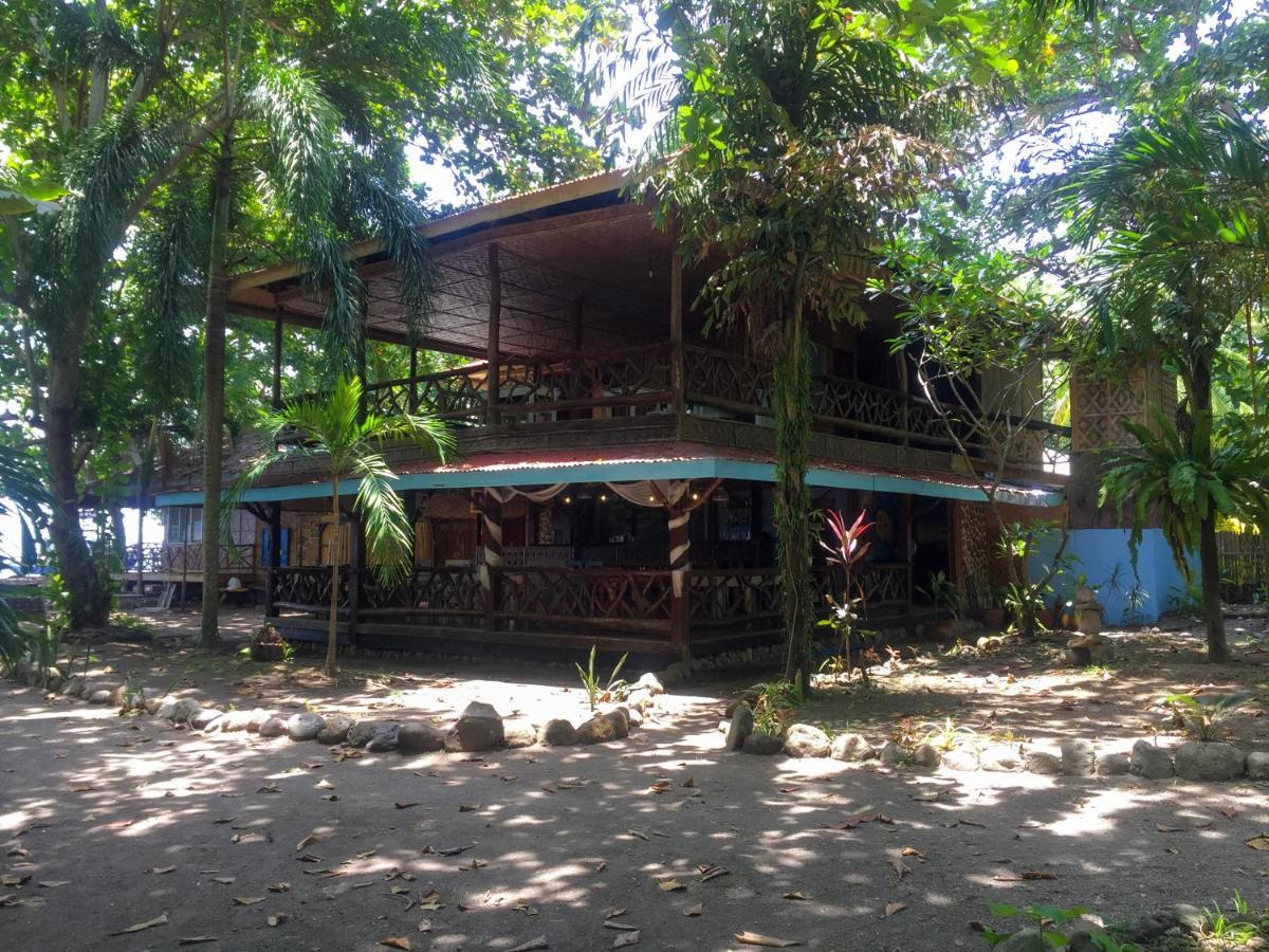 Beach House Resort And Dive Center Mambajao Esterno foto