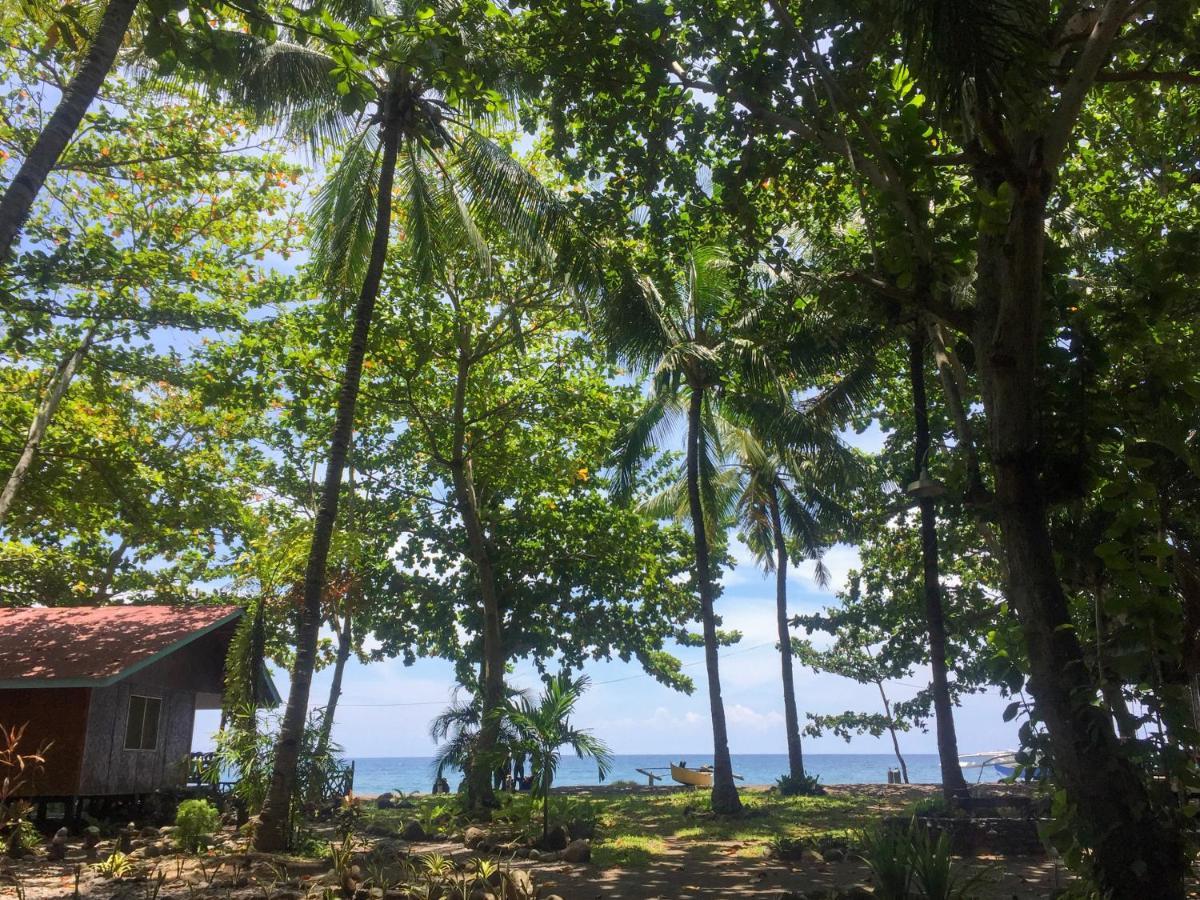Beach House Resort And Dive Center Mambajao Esterno foto