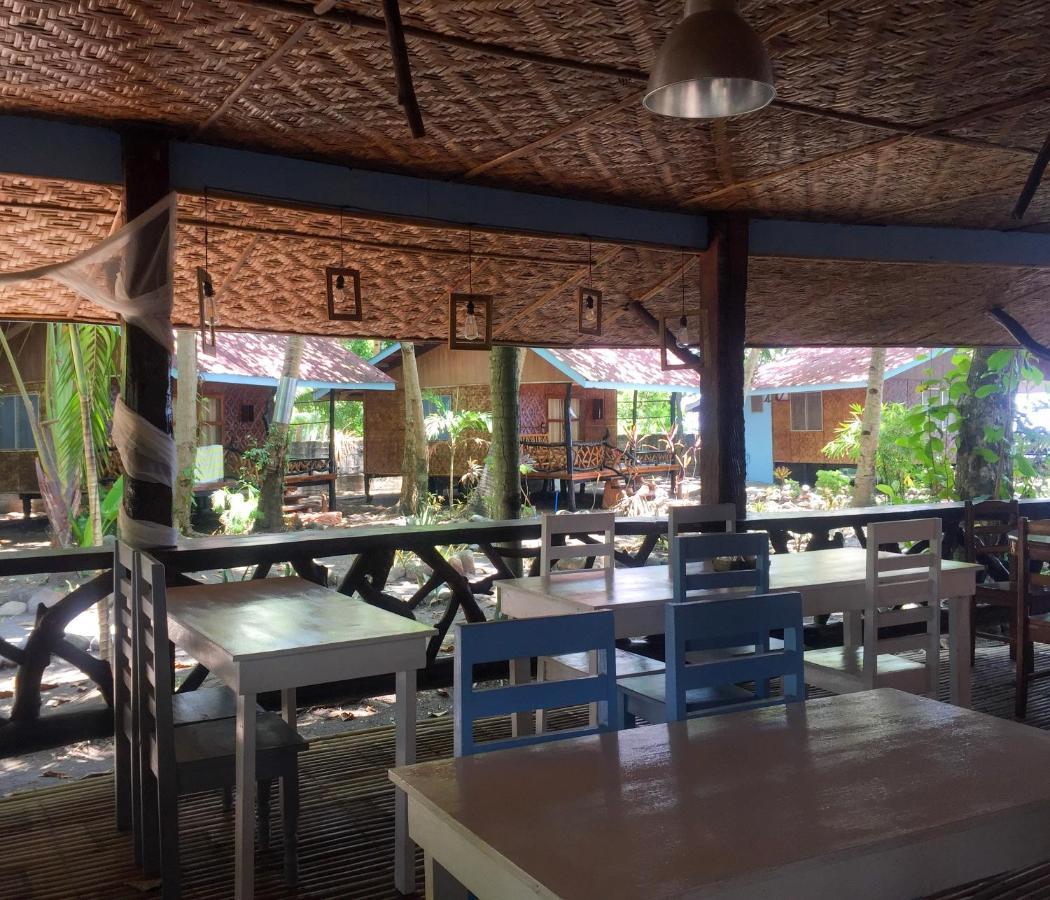 Beach House Resort And Dive Center Mambajao Esterno foto