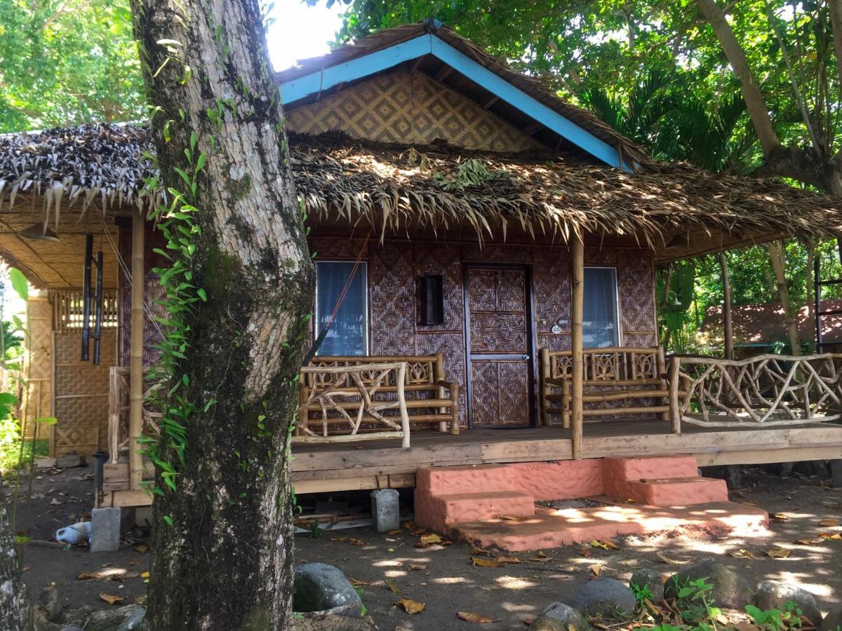Beach House Resort And Dive Center Mambajao Esterno foto