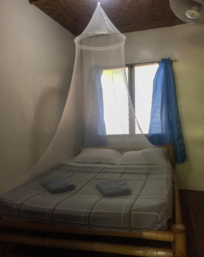 Beach House Resort And Dive Center Mambajao Esterno foto