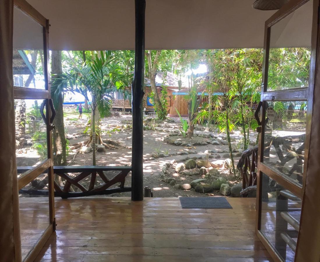 Beach House Resort And Dive Center Mambajao Esterno foto